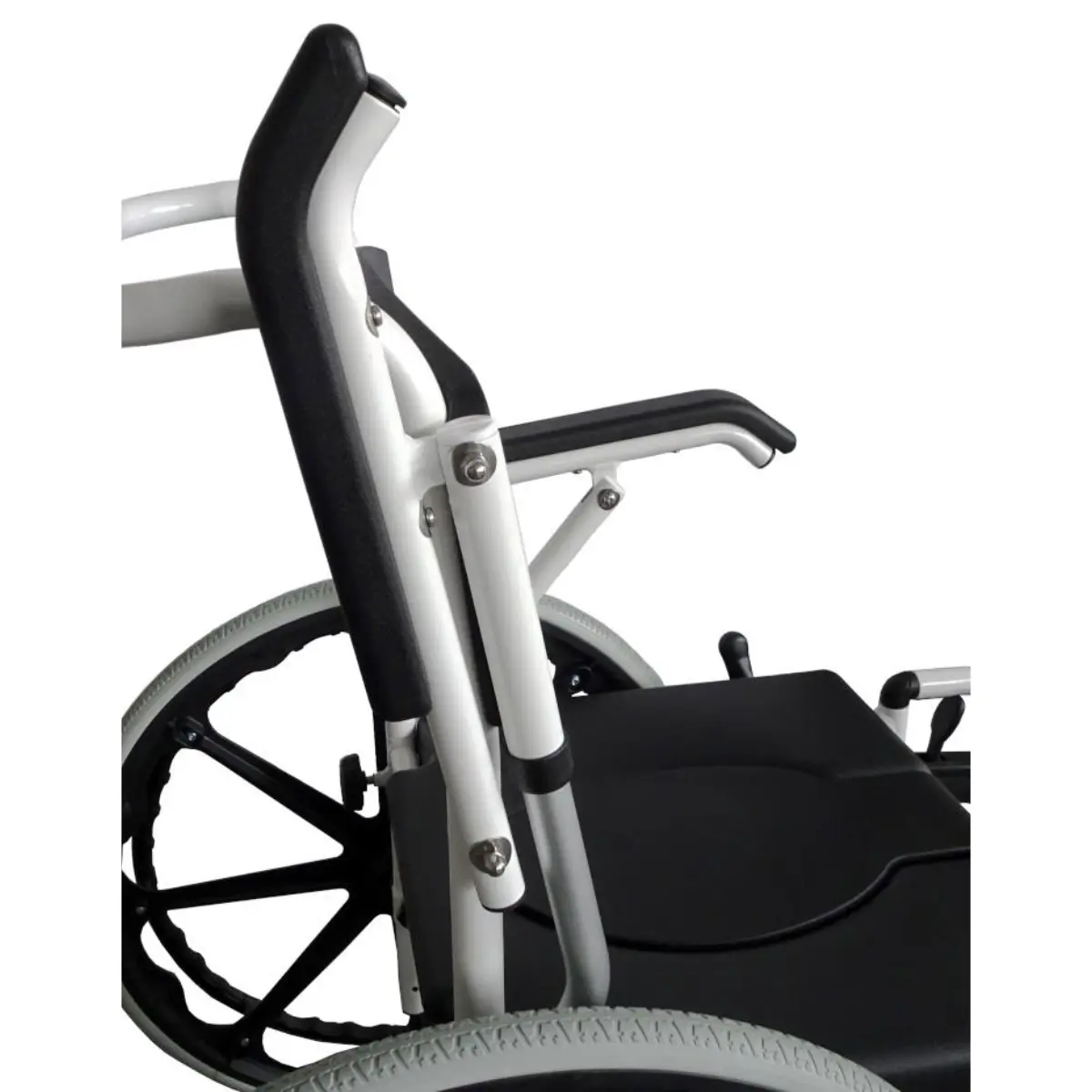 Duschtoilettenstuhl Atlantic (24 Zoll Reifen Hinten)