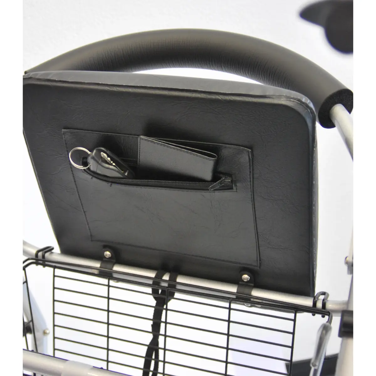 Leichtgewichtrollator LR56